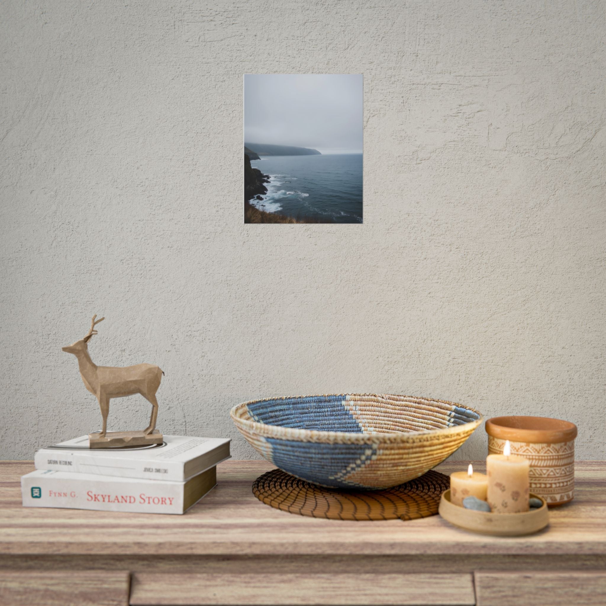 Muurdecoratie met mistige kustklif - Poster 