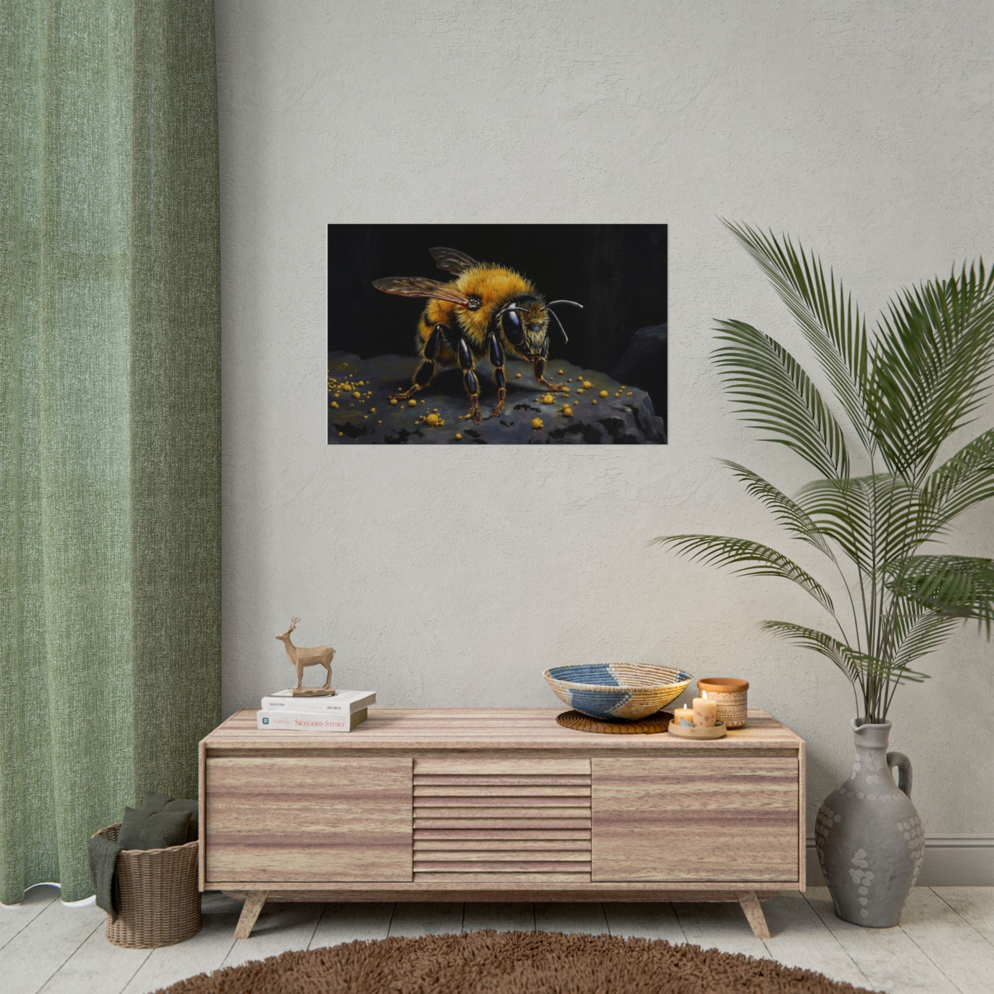 Bumblebee Close-Up Poster — Realistic Insect Wall Art (Rolled Poster)