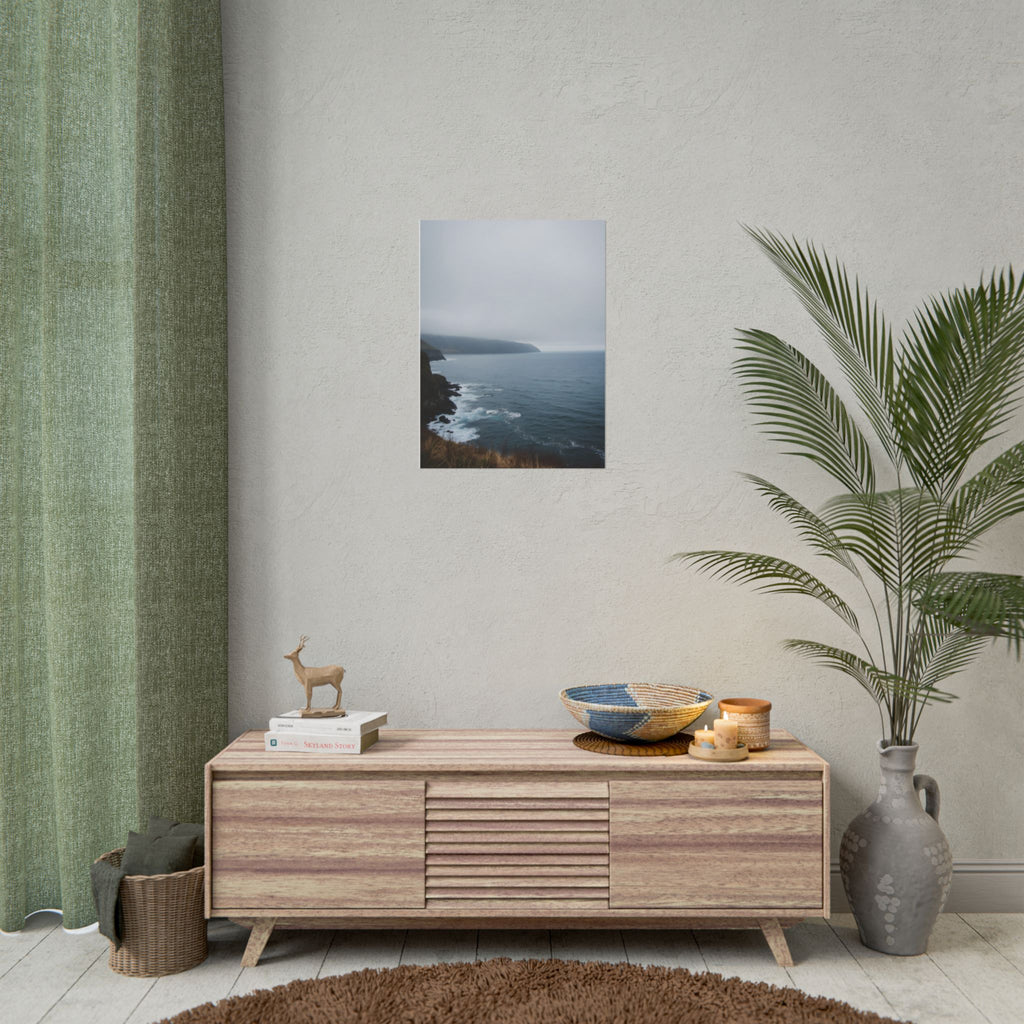 Muurdecoratie met mistige kustklif - Poster 
