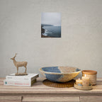 Muurdecoratie met mistige kustklif - Poster 