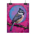Kleurrijke Zangvogel Poster — Blauwe Gaai Kunstprint op Levendige Roze Achtergrond